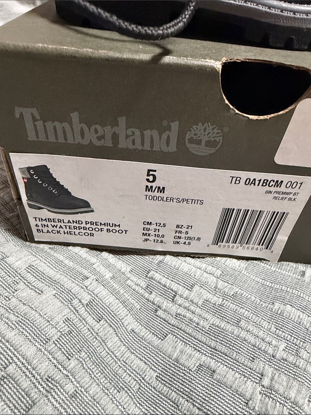 Timberland Kids Black Lace-Up Textured Boots - Picture 3 of 3